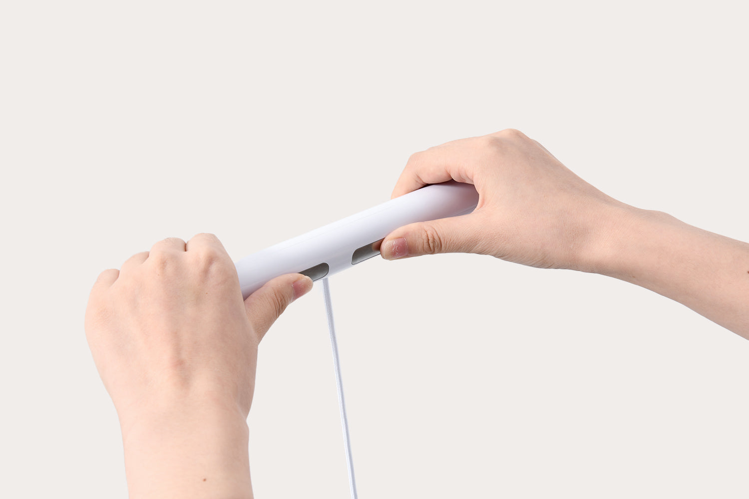 Arboleaf CM10E body fat scale handle held by hand